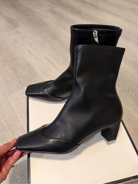 Steve madden jeter boots like new never worn size 7.5